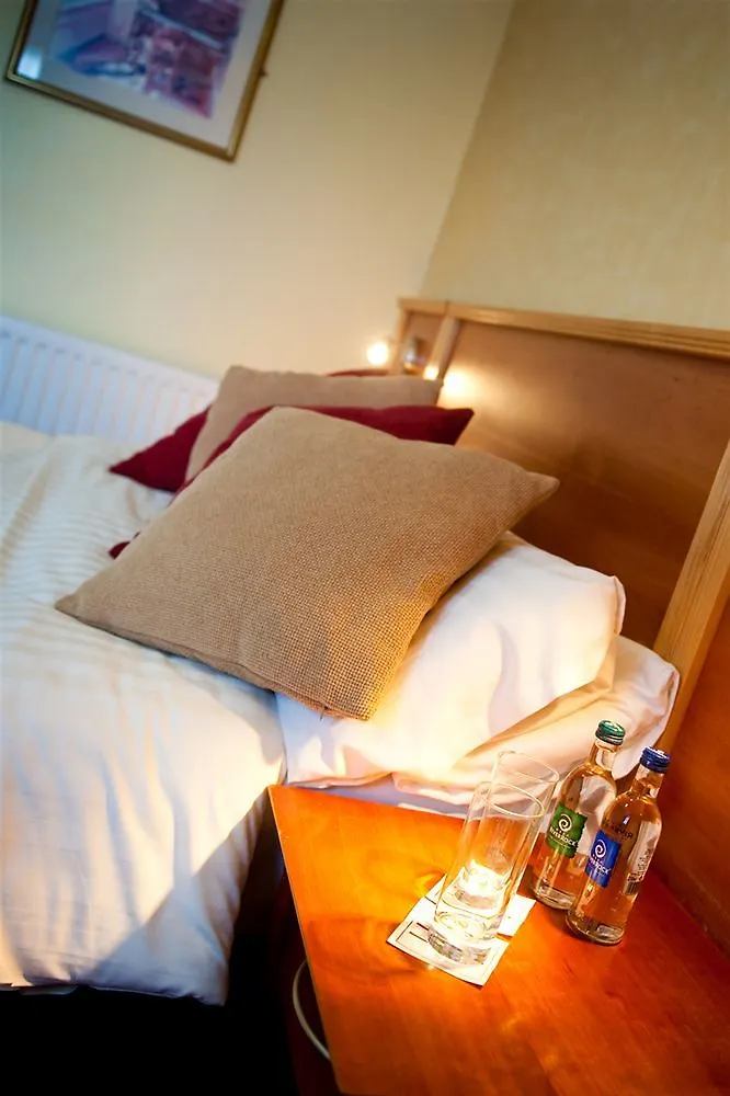 ***  בלפסט Beechlawn Hotel בריטניה