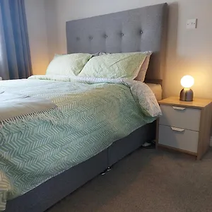 Pensión Lawnbrook Town House