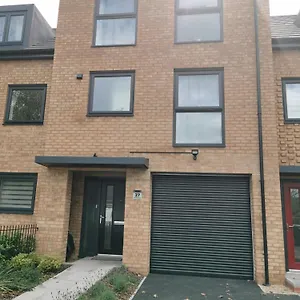https://helenas-place-7-minutes-walk-to-nottingham-train-station.hotelsin-nottingham.com